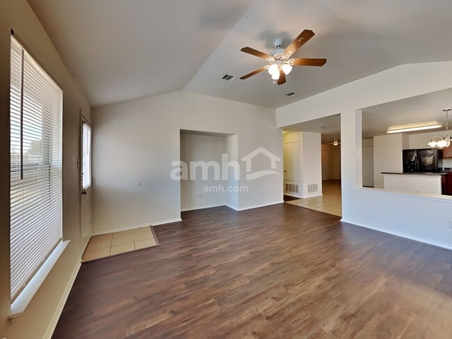 Building Photo - 9109 King Ranch Dr