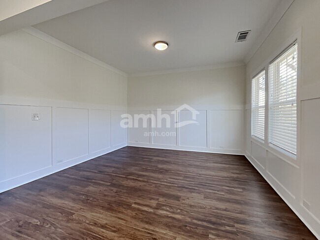 Building Photo - 5760 Arbor Green Cir