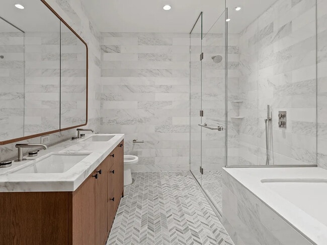 Building Photo - 115 York St