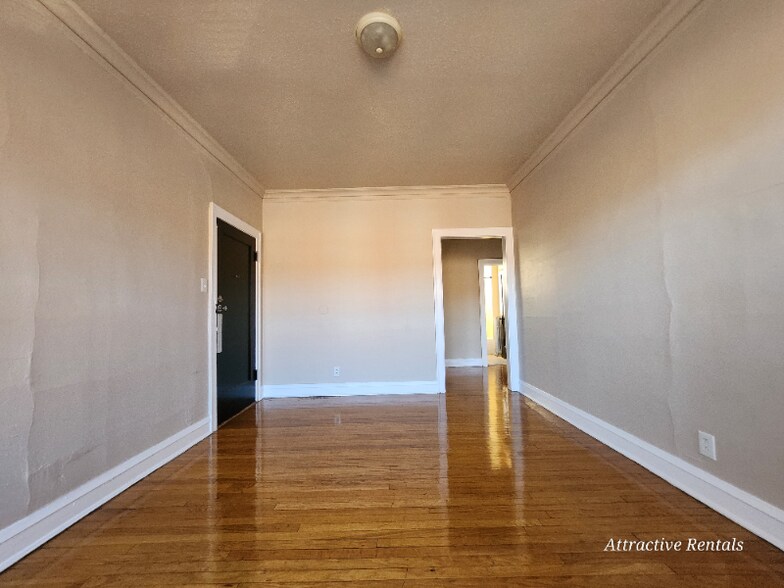 Building Photo - 1639 W 80th St