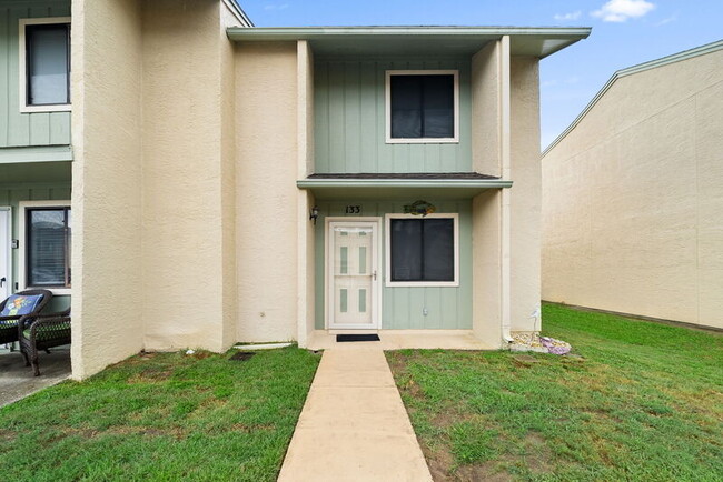 Building Photo - 133 W Leslie Ln