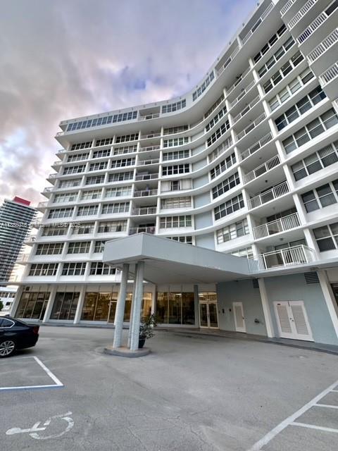 Building Photo - 1801 S Ocean Dr