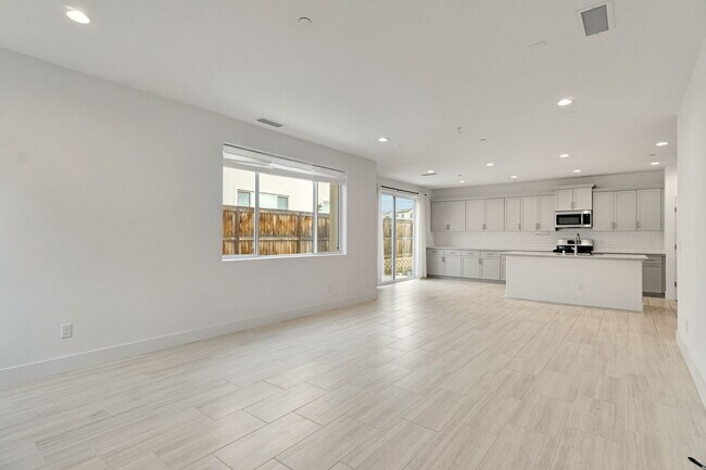 Building Photo - 863 Orchard Hills Rd