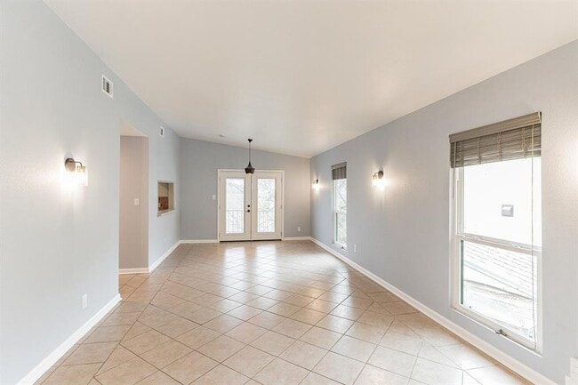 Building Photo - 807 Azie Morton Rd