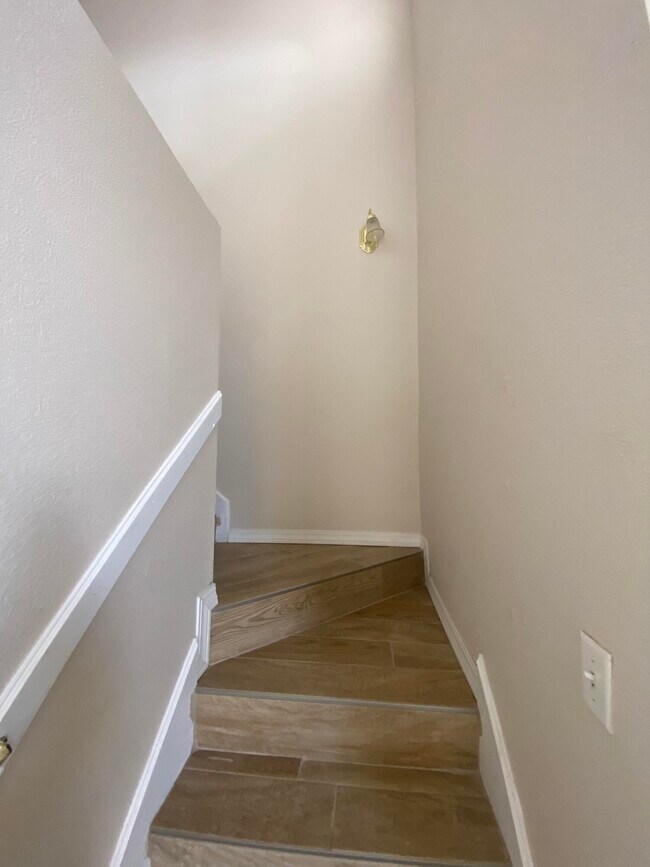 Building Photo - 3916 Tierra Arena Dr