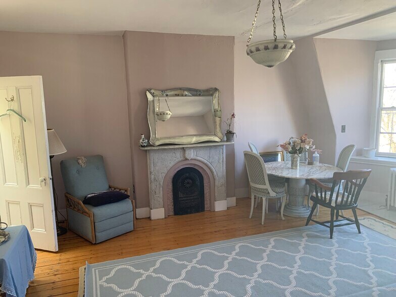 Primary Photo - 6 Rutland Sq