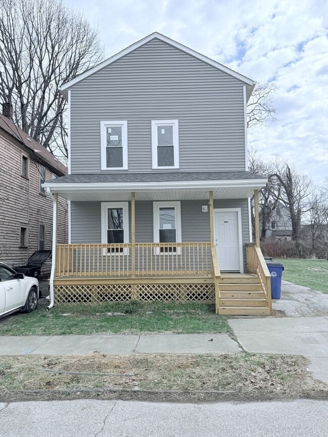 Building Photo - Freshly Renovated Cleveland Rental with Water, Sewer & Trash Included!
