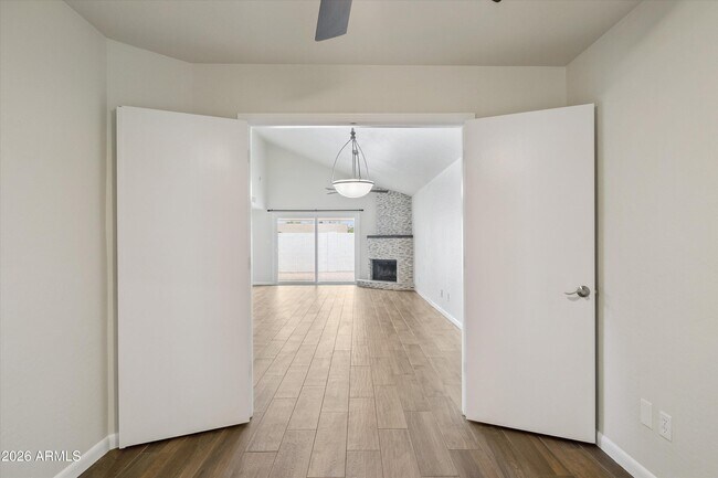 Building Photo - 15020 N 40th St