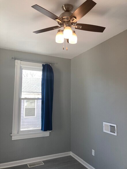 Building Photo - 8 N Indiana Ave