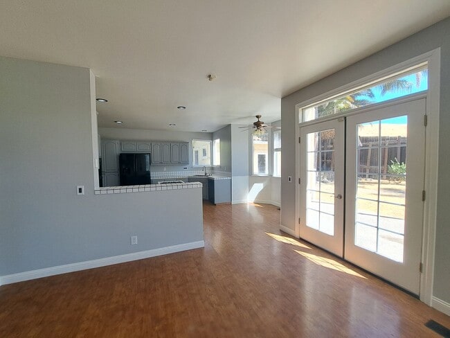Building Photo - Expansive Oasis with a Guest House, Pool, ...