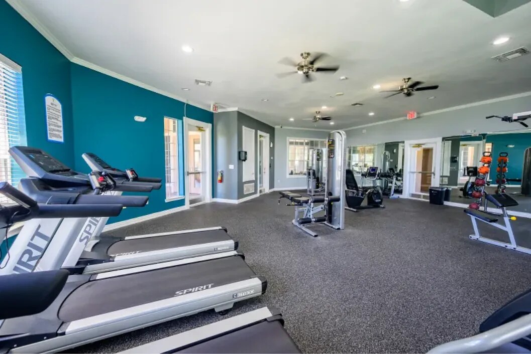 Building Photo - 901 Lakeside Cir