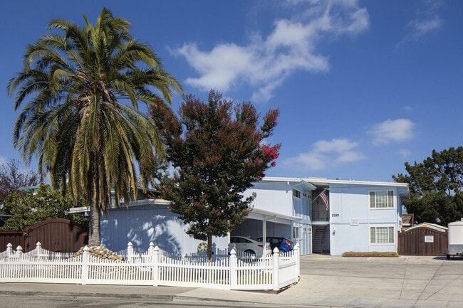 Building Photo - 3335 Los Prados St