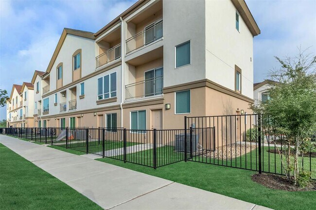 Building Photo - 1201 W Whitestone Blvd