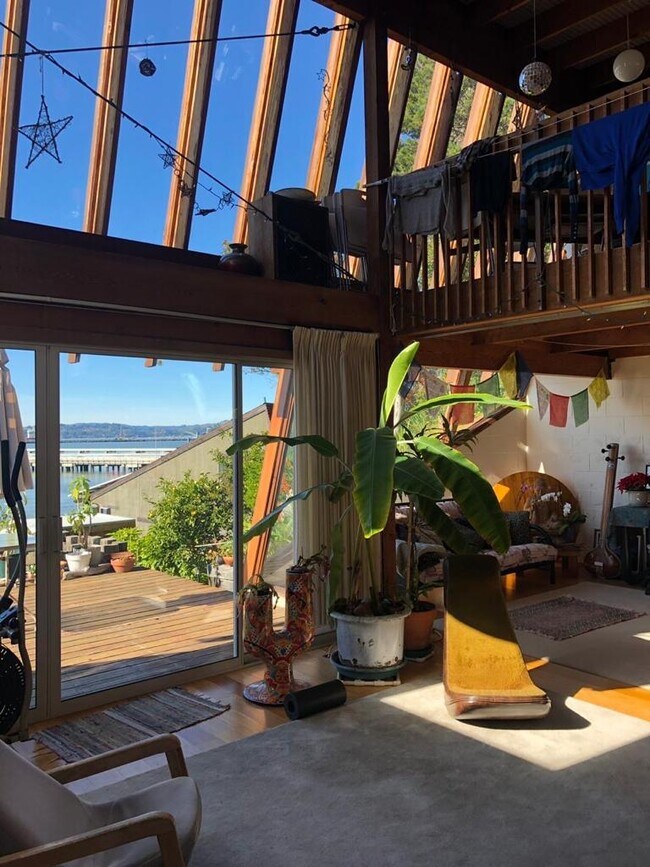 Building Photo - 869 Ocean Ave