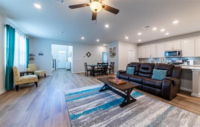 Building Photo - 2440 Berryville Ln