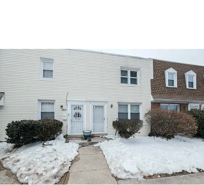 Building Photo - 2840 Iverson St