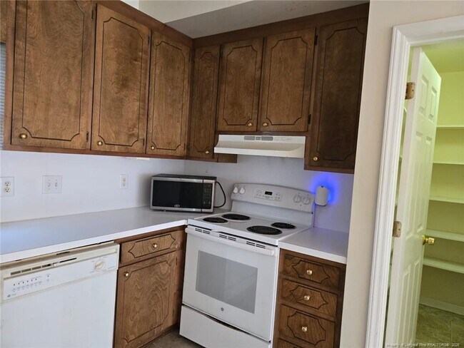 Building Photo - 1527 Lewter Shop Rd