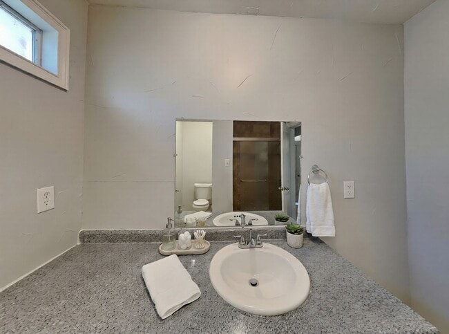 Building Photo - Updated 4-Bedroom Corner Lot Home with Granite Kitchen in Irving, TX