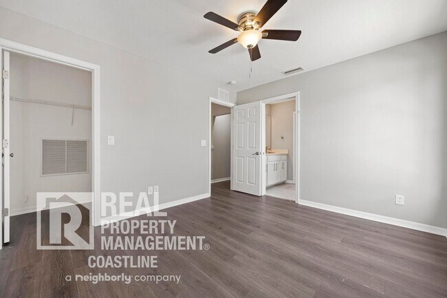 Building Photo - Discover North Port Luxury! 4BD 3.5BA - AVAILABLE NOW!