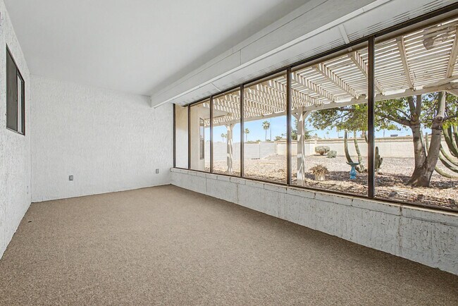 Building Photo - 14222 W Yosemite Dr