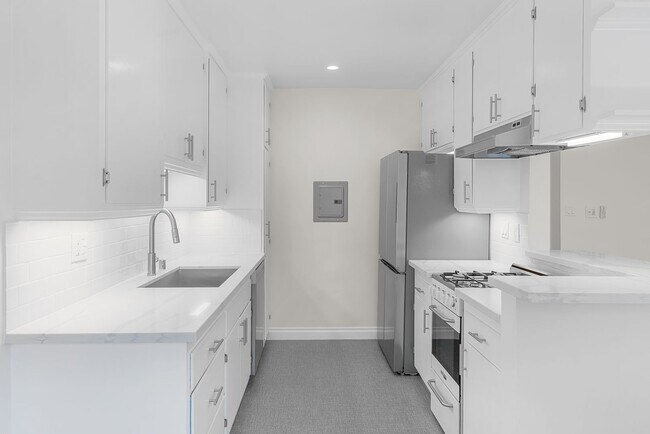 Building Photo - 1701 Washington Way