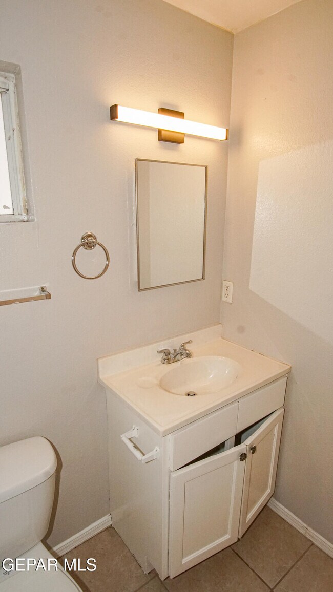Building Photo - 11024 Sunshine Ct