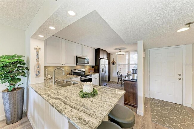 Building Photo - 4480 Fairways Blvd