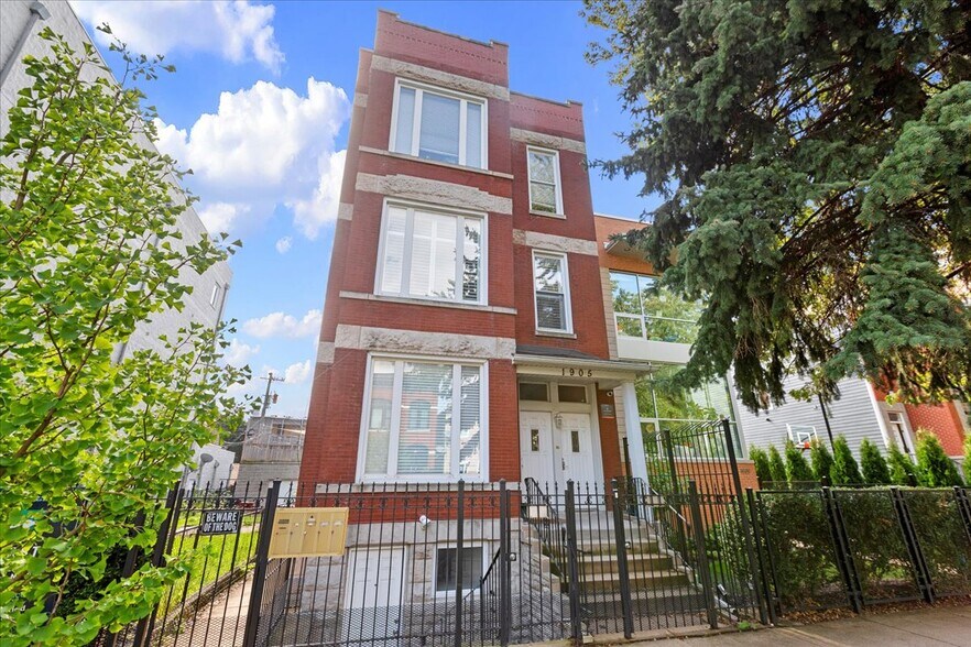 Primary Photo - 1905 W Huron St
