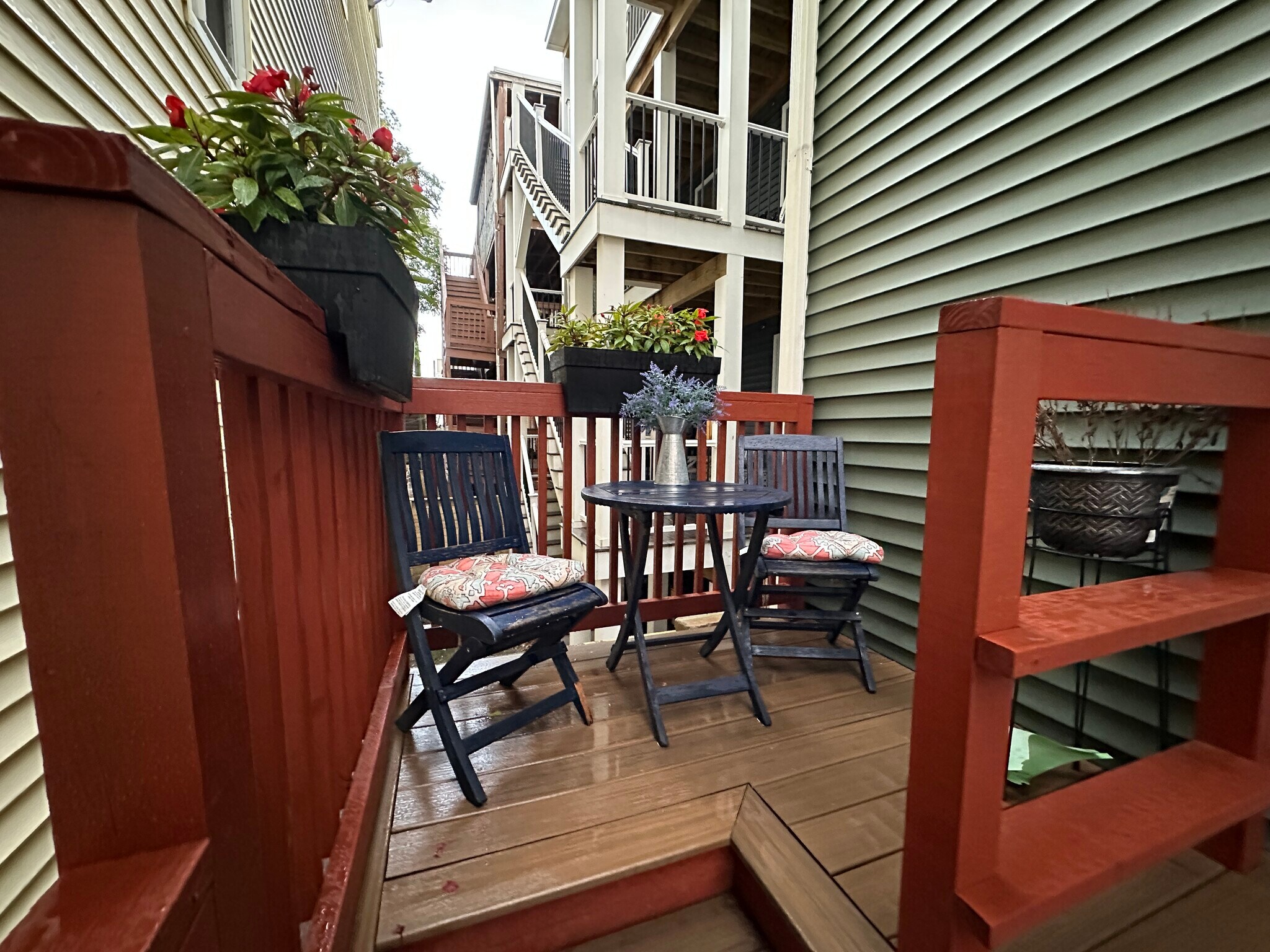 Building Photo - 2 Shelby St