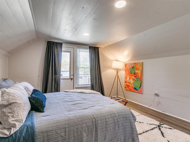 Building Photo - 734 Boyd St