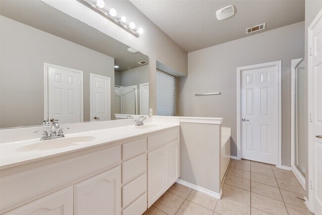 Building Photo - 6416 Alexandra Meadows Dr