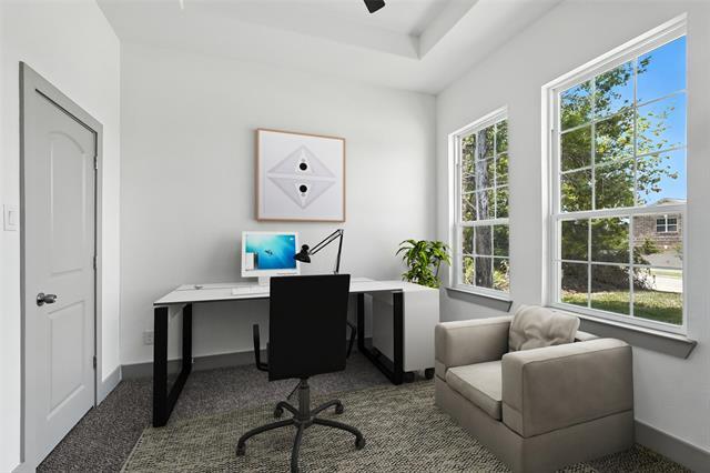 Building Photo - 716 Oak Creek Dr