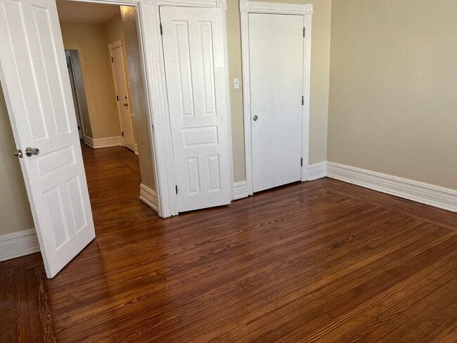 Building Photo - 718-718 Washington St