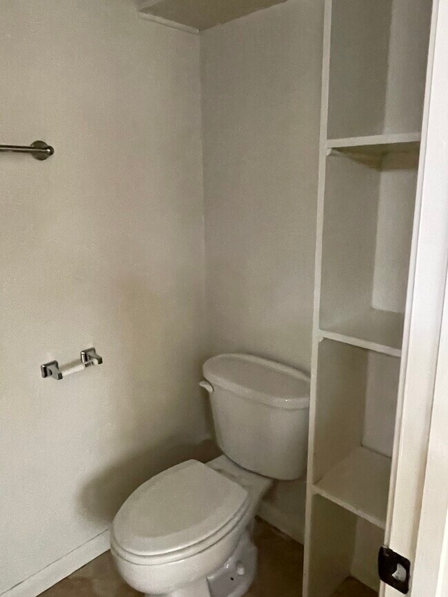 Building Photo - North Stockton 3 Bedroom Single Story Home