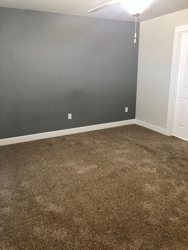 Building Photo - Single Story Home w/Huge Fenced Backyard!