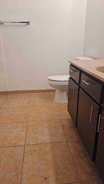 Building Photo - 4960 Harrison Dr