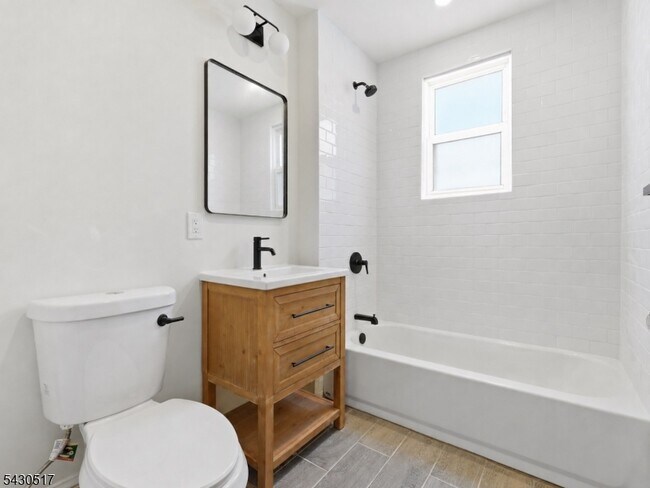 Building Photo - 265 N 17th St