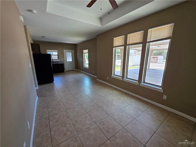 Building Photo - 2116 Garden Ridge Dr