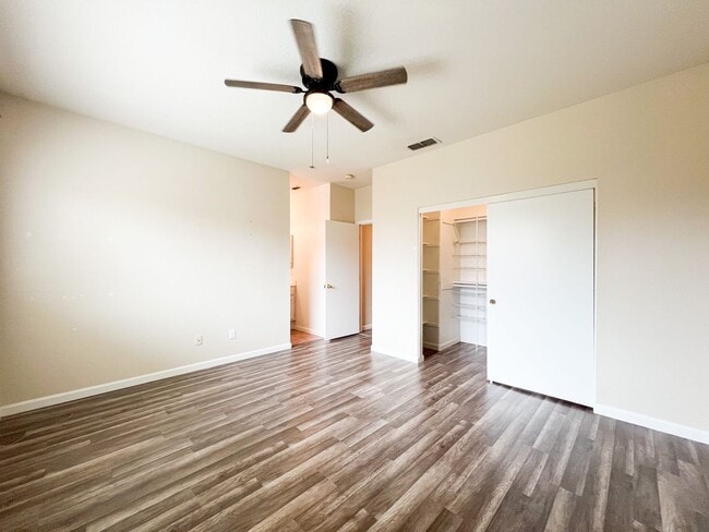 Building Photo - Beautiful 3 Bed, 2 Bath Home