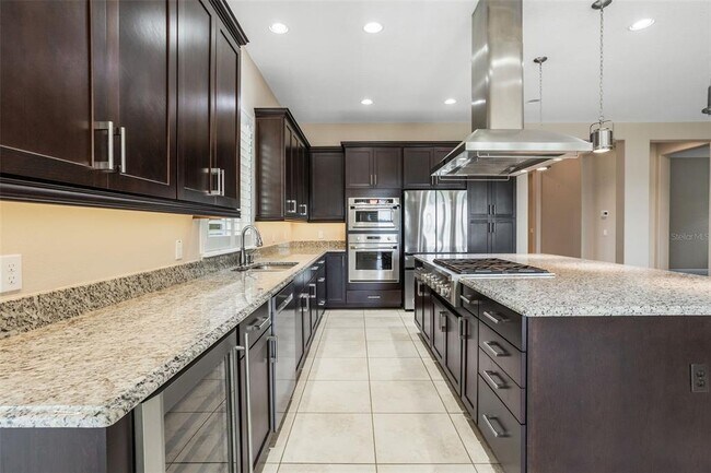 Building Photo - 290 Silver Maple Rd