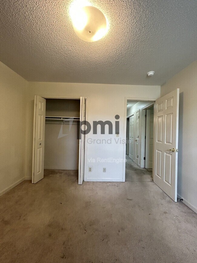 Building Photo - 1306 Arthur Ave