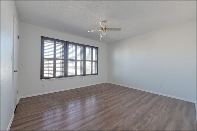 Building Photo - 6622 Dawn Dr