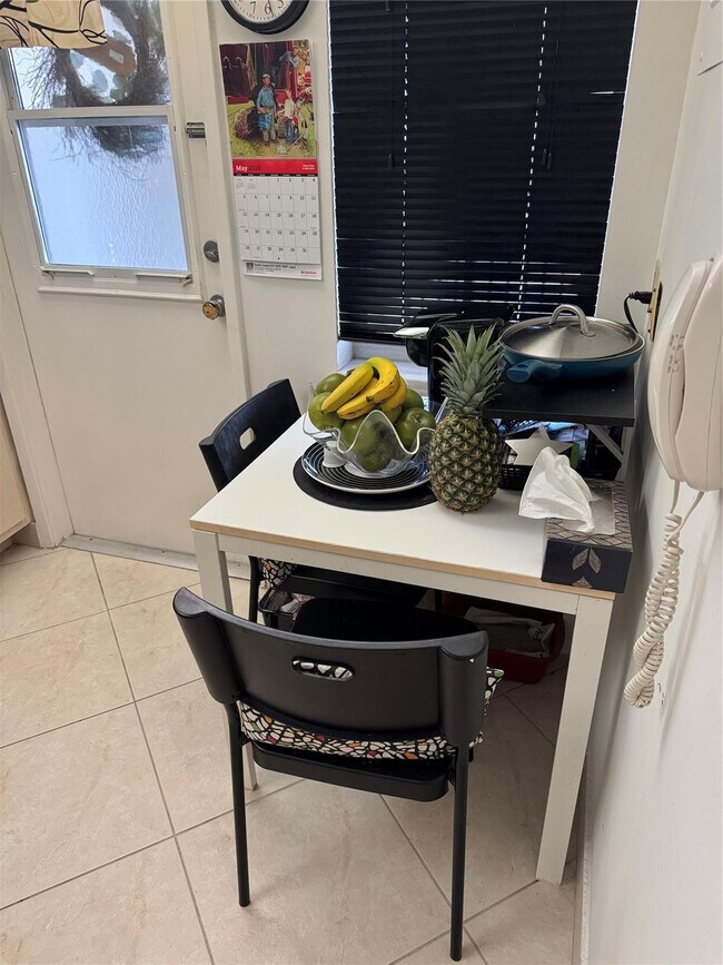 Building Photo - 3000 S Course Dr