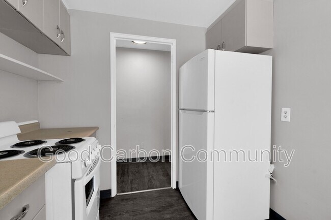 Building Photo - 321 Beattie Ave