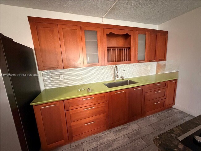 Building Photo - 14850 Naranja Lakes Blvd
