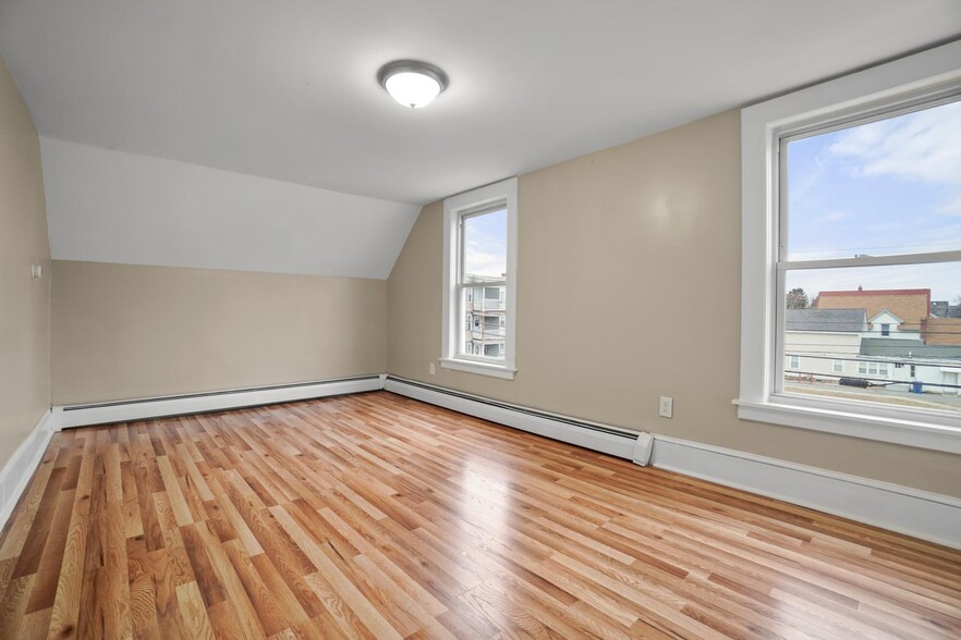 Building Photo - 119 Andover St