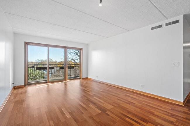 Building Photo - 6400 W Berteau Ave