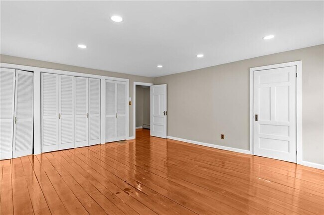 Building Photo - 19 Cross St