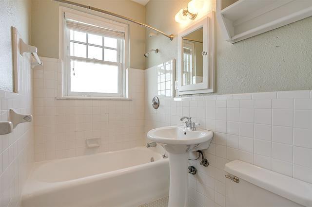 Building Photo - 2306 Park Pl Ave