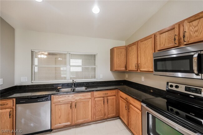 Building Photo - 2713 29th St SW